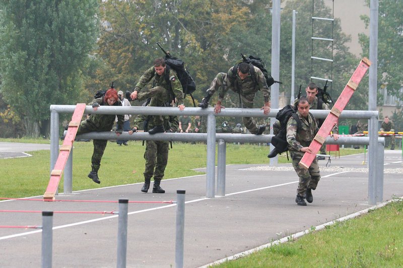 Překážková dráha NATO