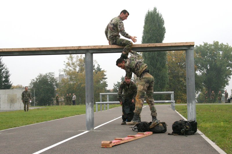 Překážková dráha NATO