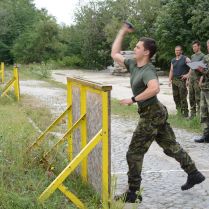 Po druhém dnu stále vedou tankisti